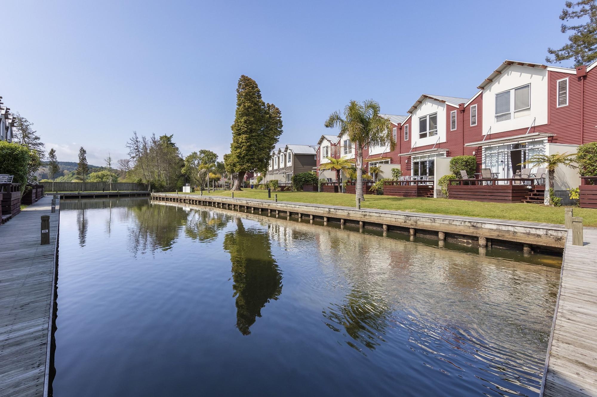 Ramada By Wyndham Marama 4*