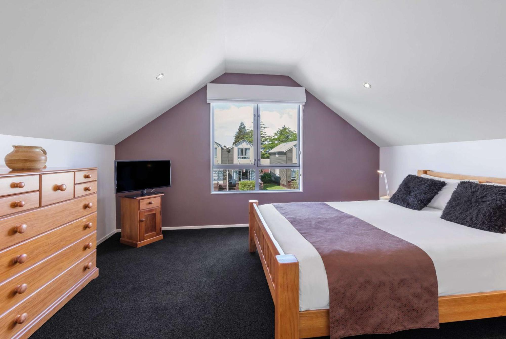 Ramada By Wyndham Marama 4*